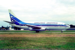 800px-Aerolíneas_Argentinas_Boeing_737-287;_LV-JMZ,_March_1993_BBA_(5884288942)